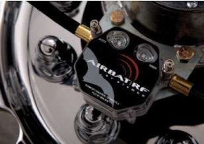 Stemco’s Bat RF sensors include indicators that consist of an LED that blinks once per second when out of tolerance. These mount to the hubcap or lugnut, and their hoses connect to the tire valve stems.
