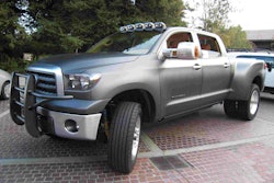 2008 10 08 Sema Tundra Dually Front