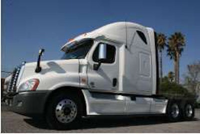 Freightliner’s Cascadia is such a familiar truck on the road today that it’s hard to remember what a startling sight it was when introduced in 2007. The huge grille opening, the sculpted doors, the visorless windshield, the pedestal-mounted mirrors and the stubby side extenders – all of it was new, the result of extensive wind tunnel testing.