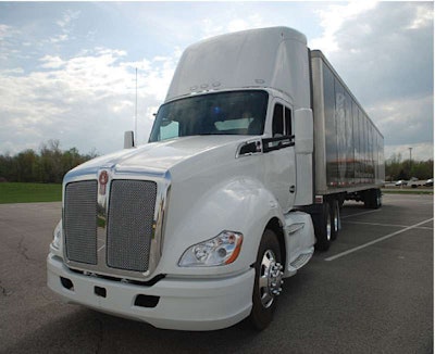 The front end of Kenworth’s new T680 tractor builds on the company’s aerodynamic heritage with a smooth sculpted look. No sharp or protruding edges are evident.