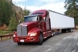 The Kenworth T660 features a compelling blend of conventional styling and aerodynamics aggressive enough to merit SmartWay certification by the U.S. Environmental Protection Agency.