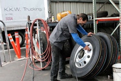 Kkw Filling Tire With Air