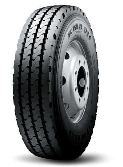 Kumho’s KMA01 steer and trailer tire is designed with an advanced belt package that enhances casing integrity and uniformity for higher removal mileage and retread quality.