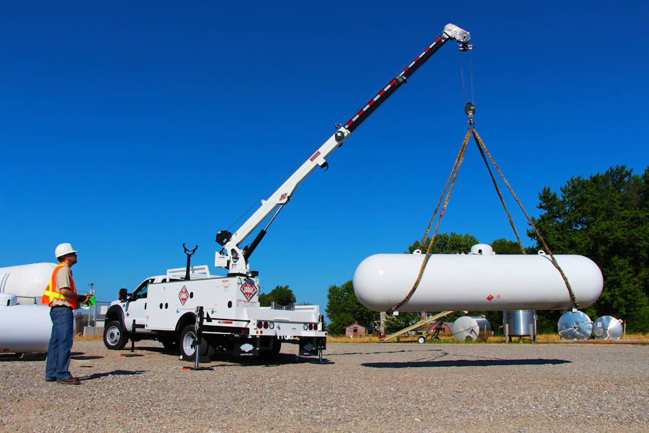 Propane Telehandler IMT improves Dominator propane mechanic body | Commercial Carrier Journal