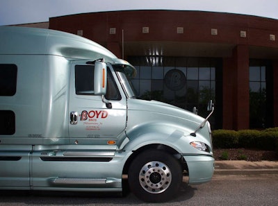 Boyd Bros. is offering a $10,000 sign-on bonus for owner-operators and a $14,000 sign-on bonus for company drivers through the end of the year.