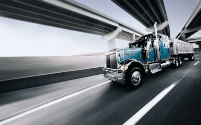 Despite its traditional looks, the International 9900i has been upgraded and improved continually by International engineers. The result is a surprisingly nimble big rig that is as quiet inside as many of today’s aerodynamic tractors.