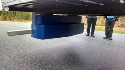 The rear deflector portion of SmartTruck’s UT6 system. SmartTruck says the deflector continues the work of the undertray, pushing air out from beneath the trailer and behind it.