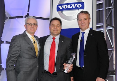 2013 Dealer of the Year_Volvo Trucks[1]