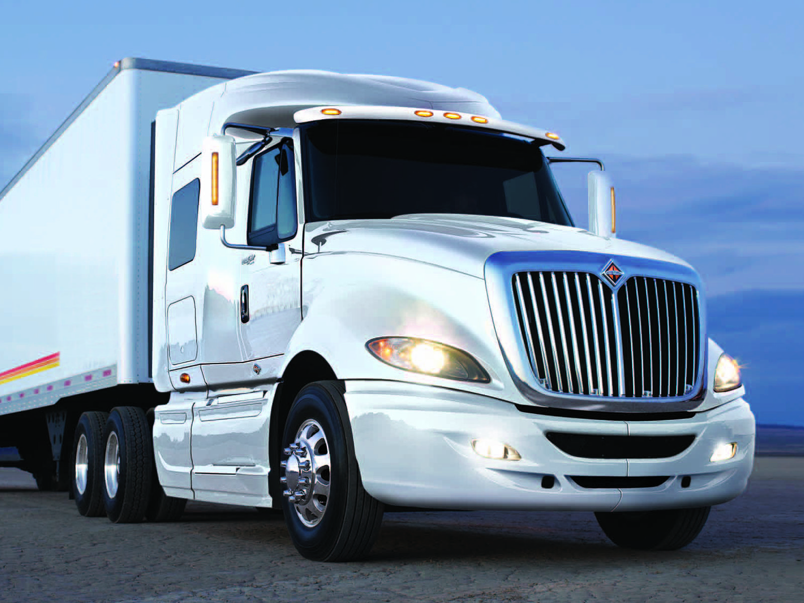 Caterpillar Ends Navistar Partnership, Plans to Build Trucks