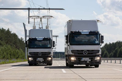 If a driver needs pass a slower truck in the eHighway lane, the system automatically disconnects from the power grid. The system automatically reengages the power grid when the driver returns to the eHighway lane.