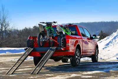2015 F-150 incorporates loading ramps and remote tailgate operation for added convenience. (Click to view larger.)