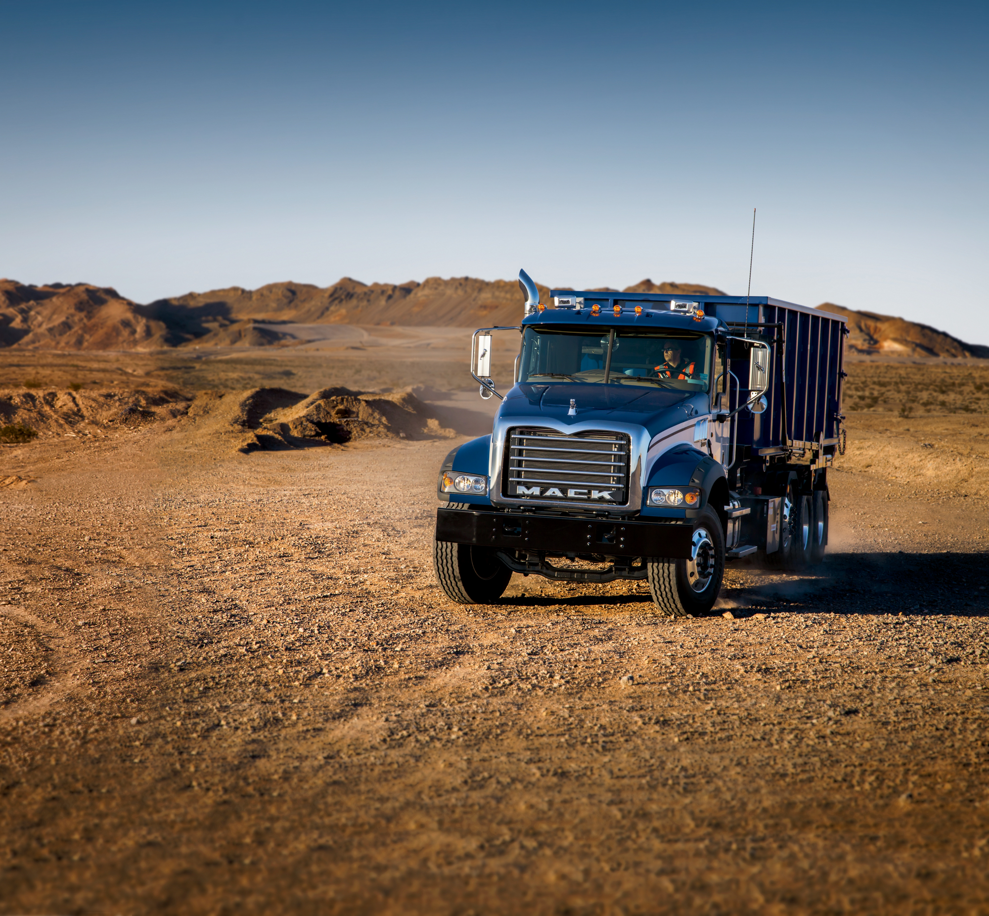 photo_granite roll-off in desert