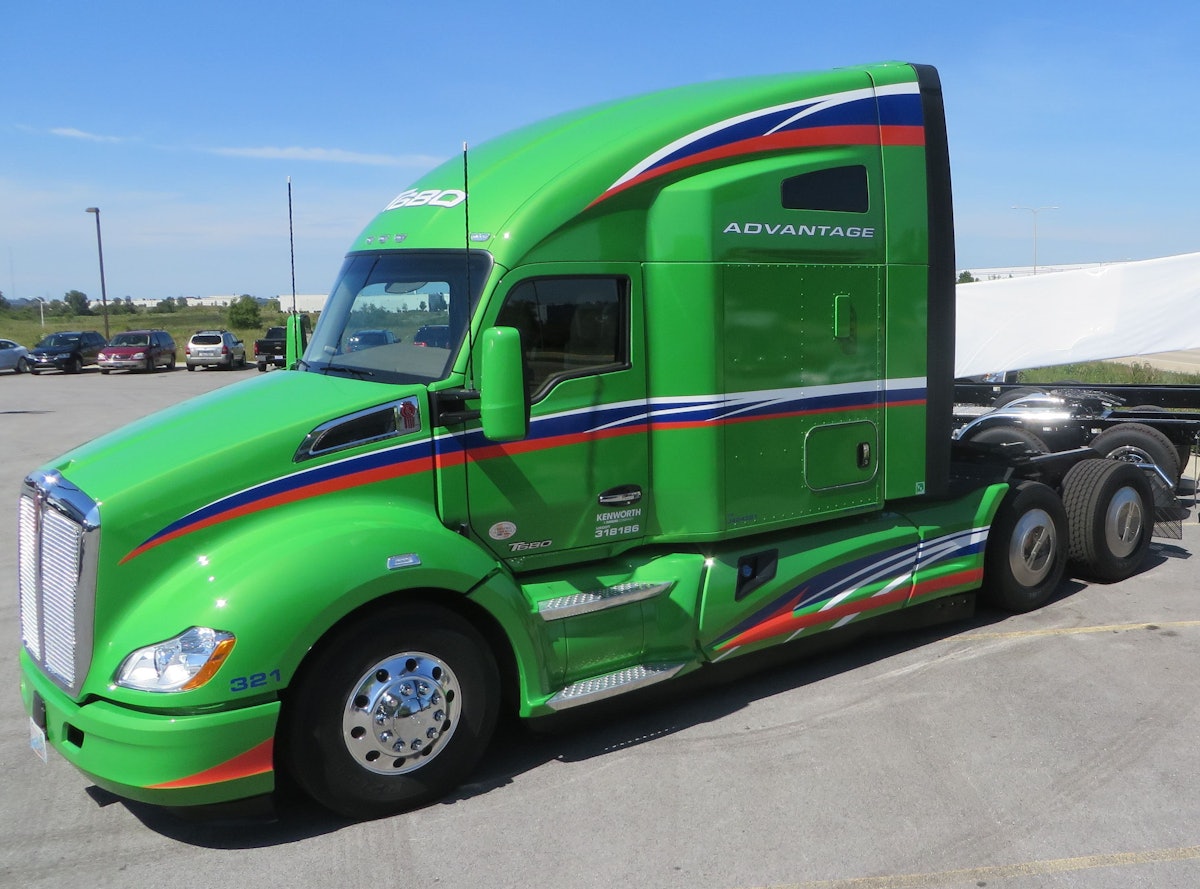 Kenworth features T680 Advantage on Efficiency in Motion Tour