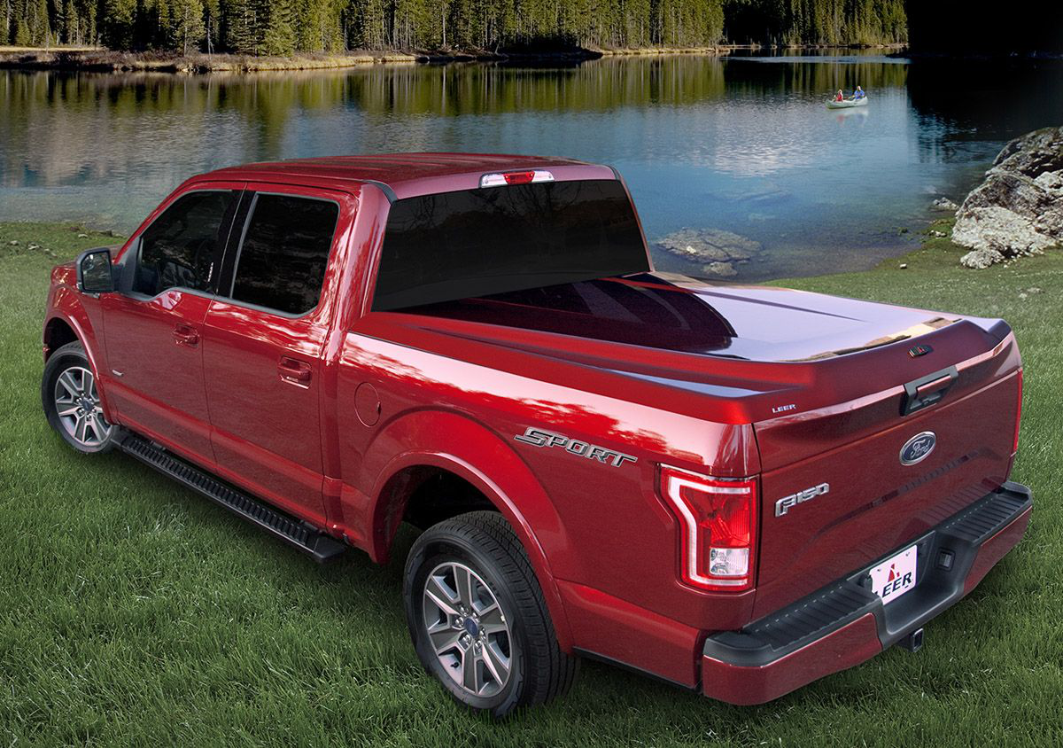 LEER 700 tonneau