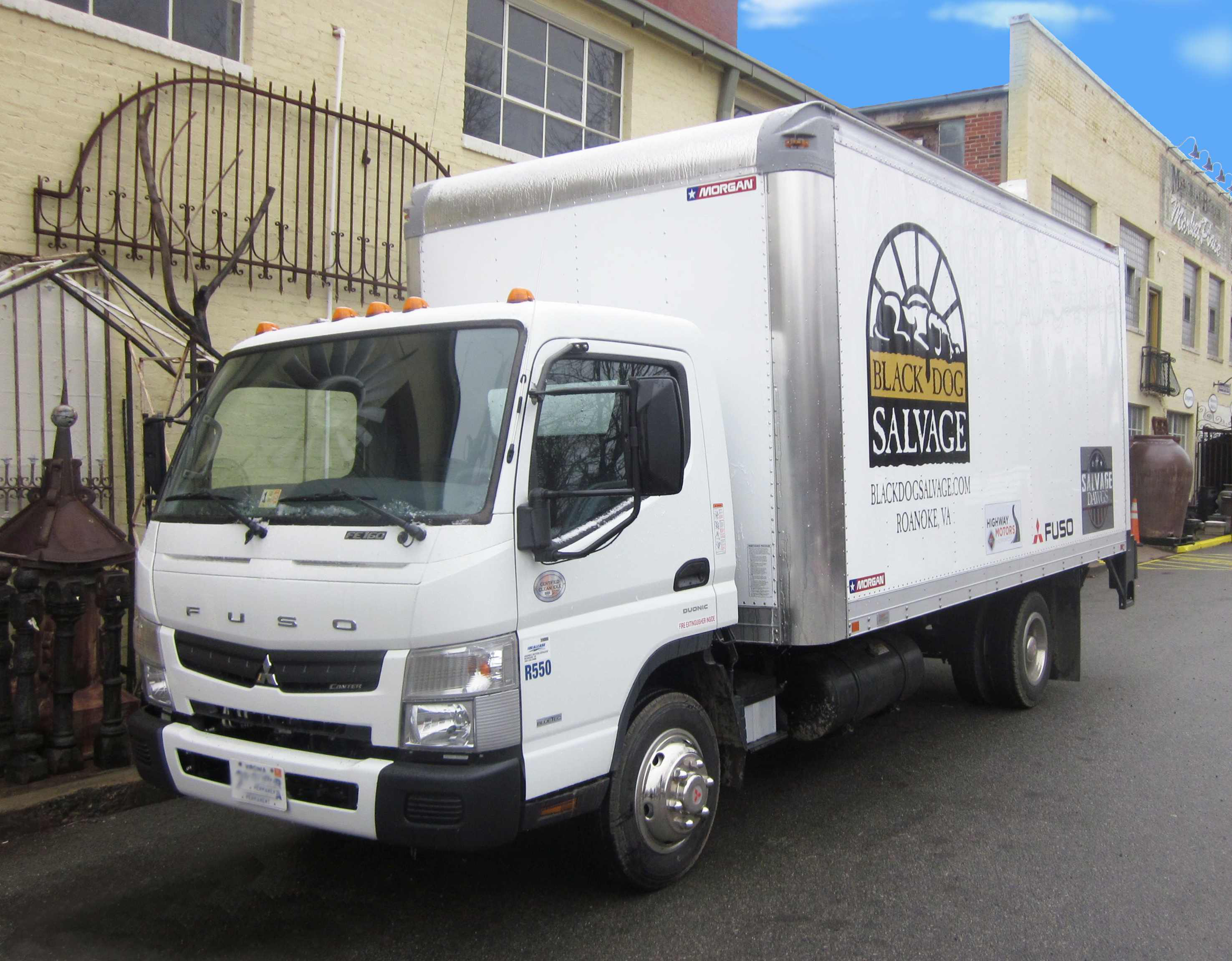 BlackDogSalvage-FUSO-three-quarter-front