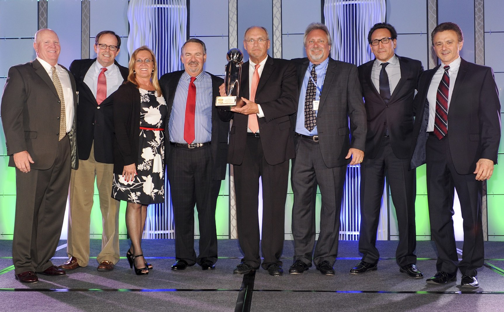 Carrier_Transicold_Dealer_of_the_Year[1]