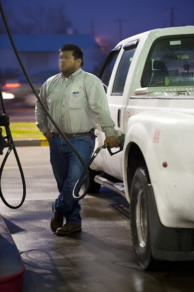 Gas Diesel Fueling blur_BWS4723