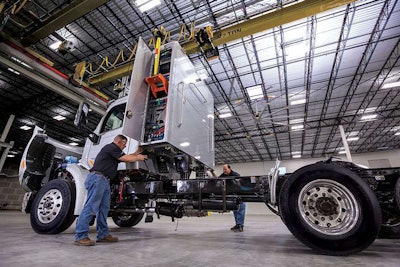 150427_Momentum-Install_46-Retouch