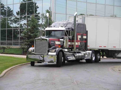 You can spec any color, or combination of colors from Kenworth’s pallet for the Icon 900. The throwback paint scheme was selected from an in-house contest among the company’s design engineers.