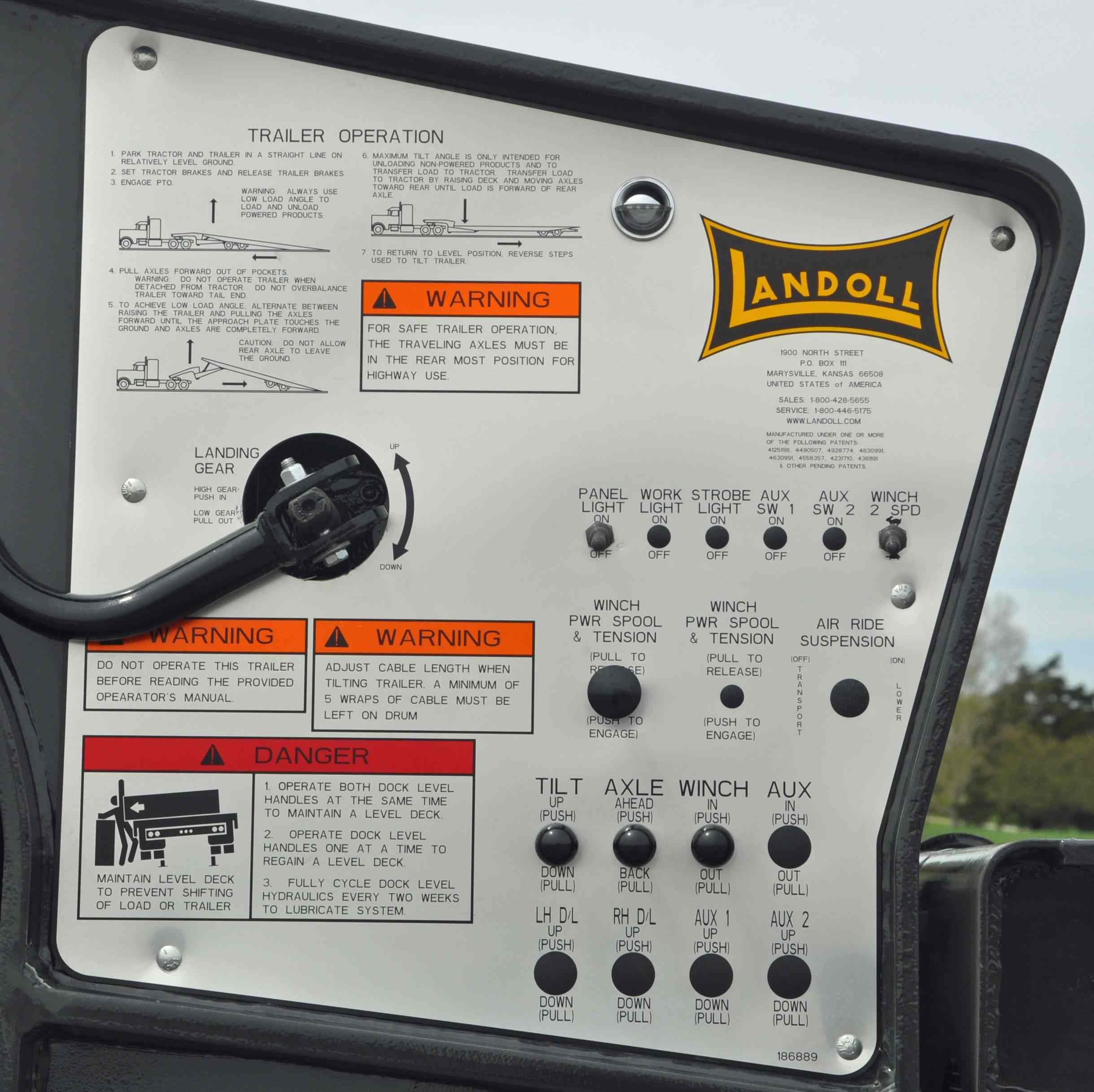 440A_NGL_control-panel_closeup_news release[3]