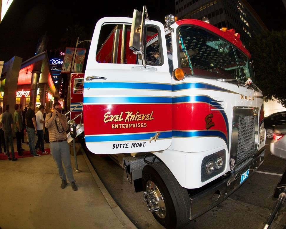 Evel-Knievel-Big-Red-on-the-red-carpet