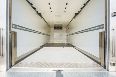 Refrigerated Truck Body 6 C0 A6254 720x480 72 Rgb