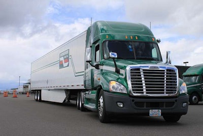 Interstate Distributor Co., a dry van and refrigerated truckload carrier based in Tacoma, Wash., has noticed that drivers who are referred stick around longer.