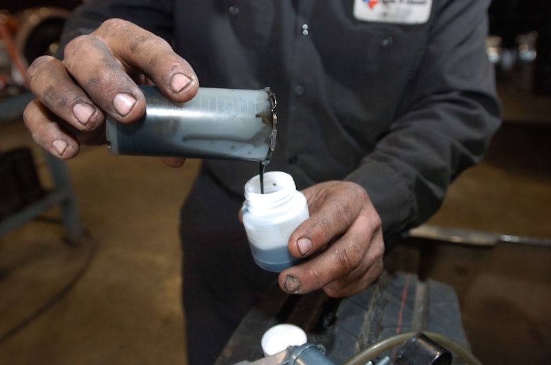 Engine oil sampling provides breakdown early warnings | Commercial ...