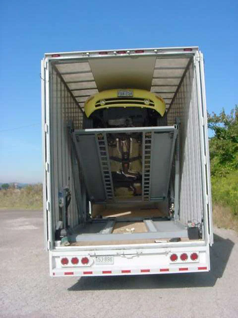 Removable modular system can convert drop frame trailers to auto ...
