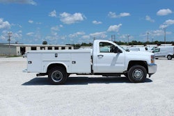 6108D54FJ-Service-Body-GM-3500-Reg-Cab (3)