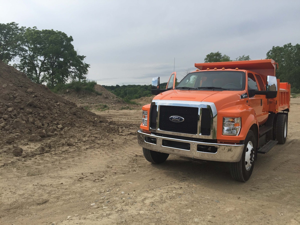 Ford F-650 Super Truck Absolutely Defies Explanation: Video