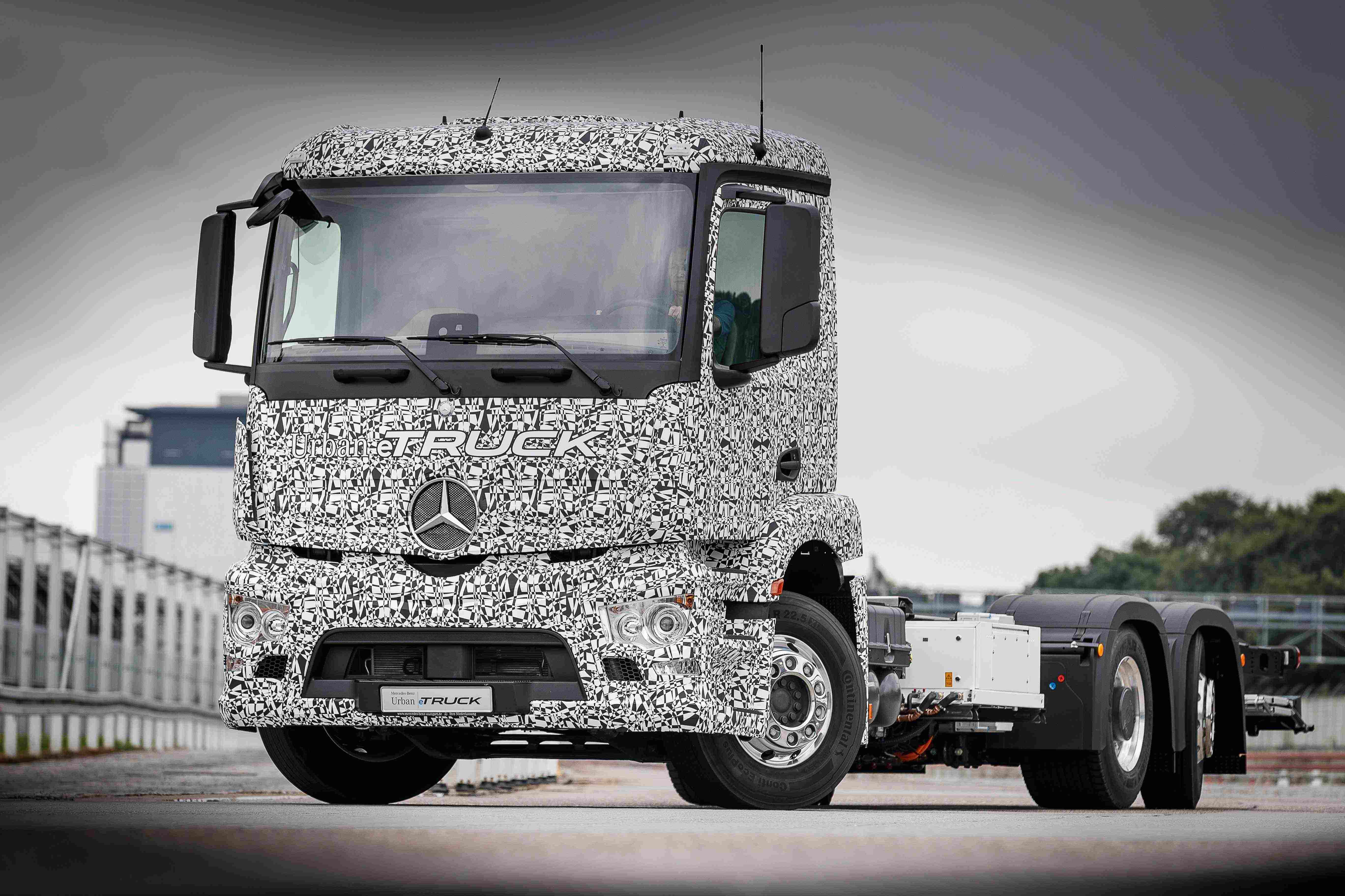 Mercedes-Benz Trucks; Urban eTruck; Elektro-Lkw; Weltpremiere; Elektromobilit&auml;t; modulares Batteriekonzept; Verteilerverkehr ; Mercedes-Benz Trucks; Urban eTruck; Electro-Lkw; world premiere; electric mobility; modular battery concept; distribution;