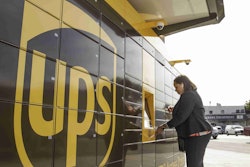 -assets-img-media-UPS_Access_Point_Lockers_High_7