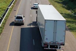 hours-highway-truck20060928_0120