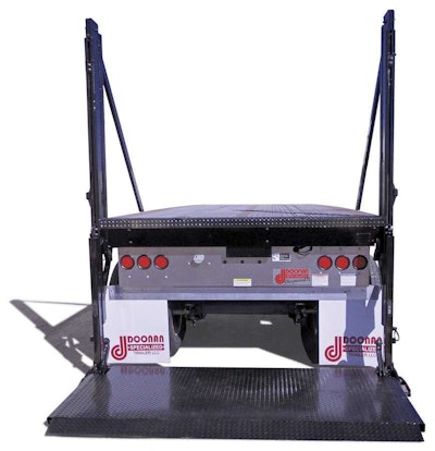 doonan-specialized-trailer-chaparral-ii-flatbed-liftgate-trailer