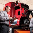 The fleet portal for Peterbilt’s SmartLINQ Service Management system will be available in summer 2017.