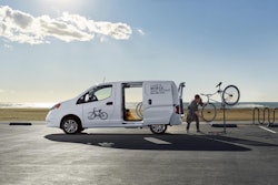 2017_nissan_nv200_05