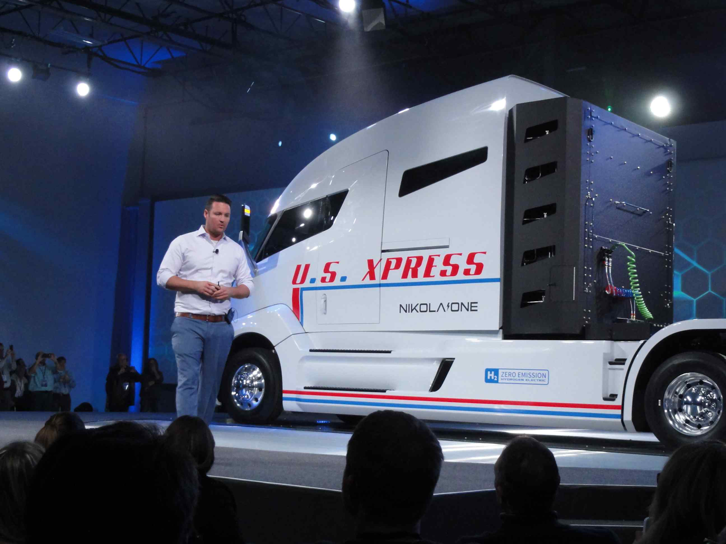 Nikola One Unveiled A Zero Emission Fully Electric Truck With 1 000 Hp Commercial Carrier Journal