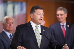 Bill Shuster (center)