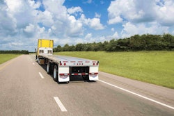 UT Flatbed 4000AE – Road (4)-2017-01-26-09-51