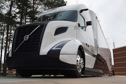 volvo-super-truck-2017-02-23-08-38