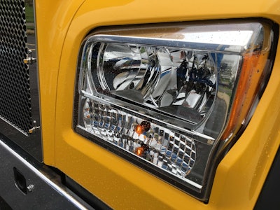 The headlights on the T880S are similar to the T880 but are designed upside down to allow for tire clearance.