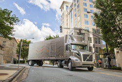 Volvo-VNR-2017-06-01-14-41