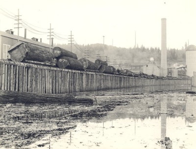 The Snoqualmie Falls Lumber Company, circa 1917. It was later acquired by Weyerhaeuser.