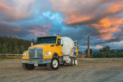 Kenworth T880S Bridge Mixer with MX11 engine