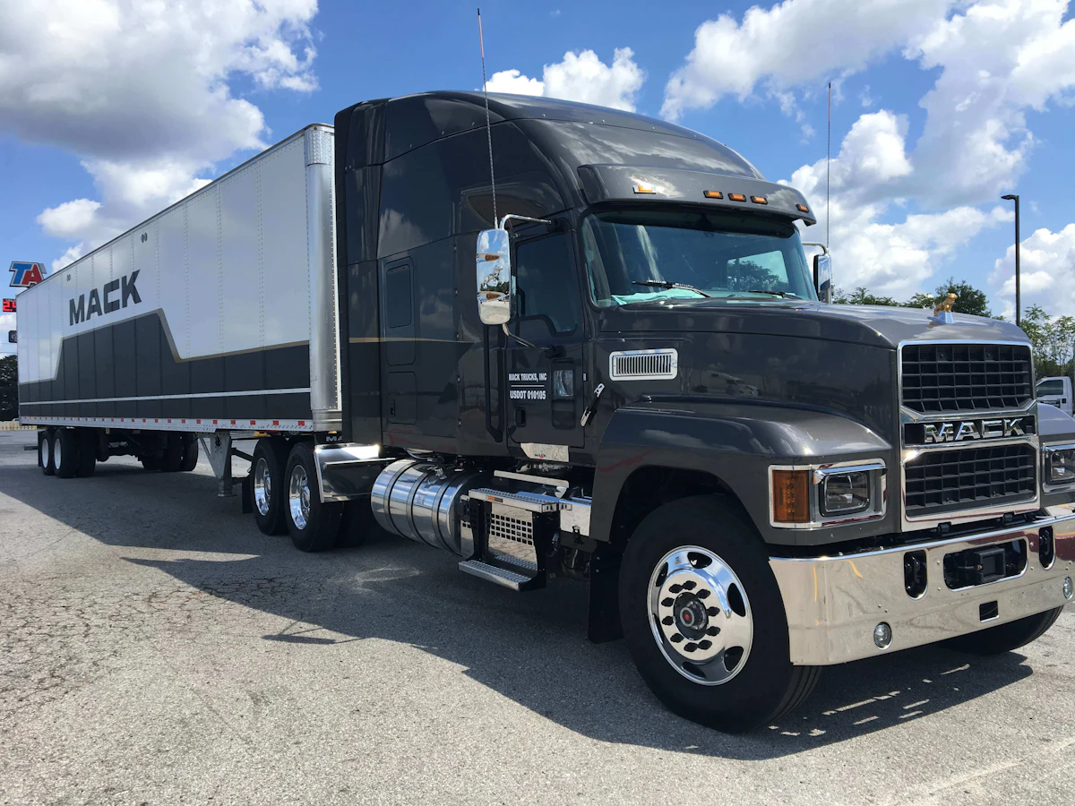 Test drive Mack Trucks' Pinnacle model semi-truck | Commercial Carrier Journal