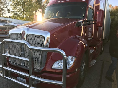 For about 40 miles, I was handed the keys to a 2016 Kenworth that rolled off the assembly line with an UltraShift installed.