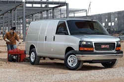 2018-gmfleet-gmc-savana-cargo-exterior-1-960×510