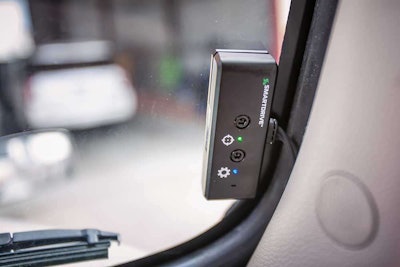 A sensor bar for SmartDrive’s SR4 platform has indicator lights that fleets can use to alert drivers to risky behaviors.