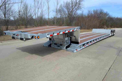 XL Specialized debuted a galvanized lowboy at MATS.